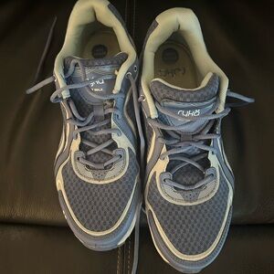Size 10 Ryka Sky Walk walking sneakers